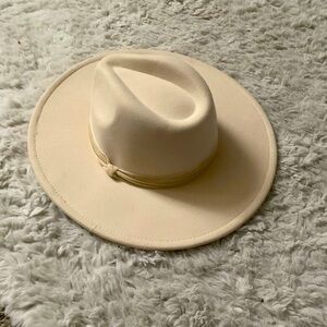 NWOT Forever 21 Cream Wide-Brim Fedora Hat
